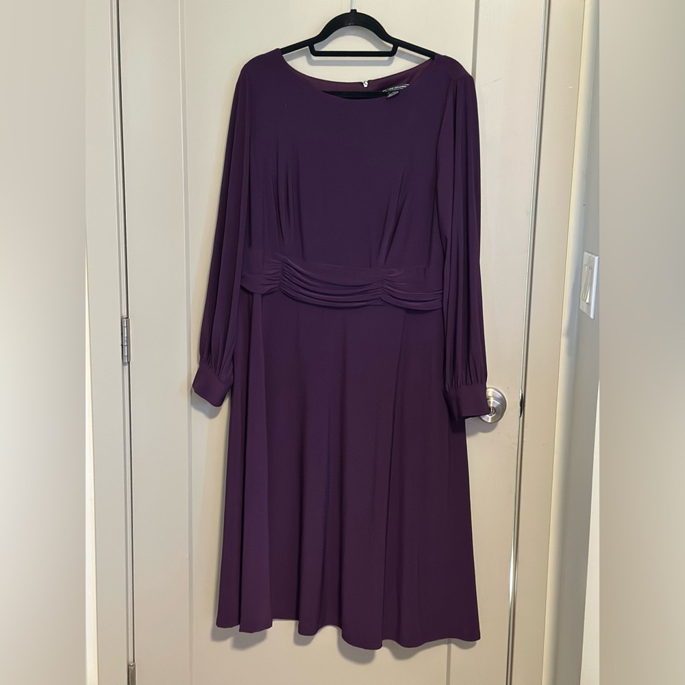 *Elegant Purple Women's Dress